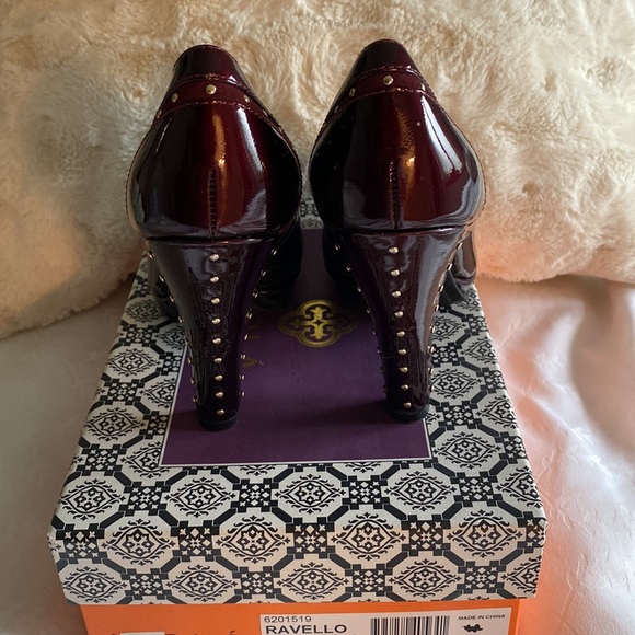 Isola Ravello Crimson Patent Leather Pump Size 7 - Picture 11 of 11